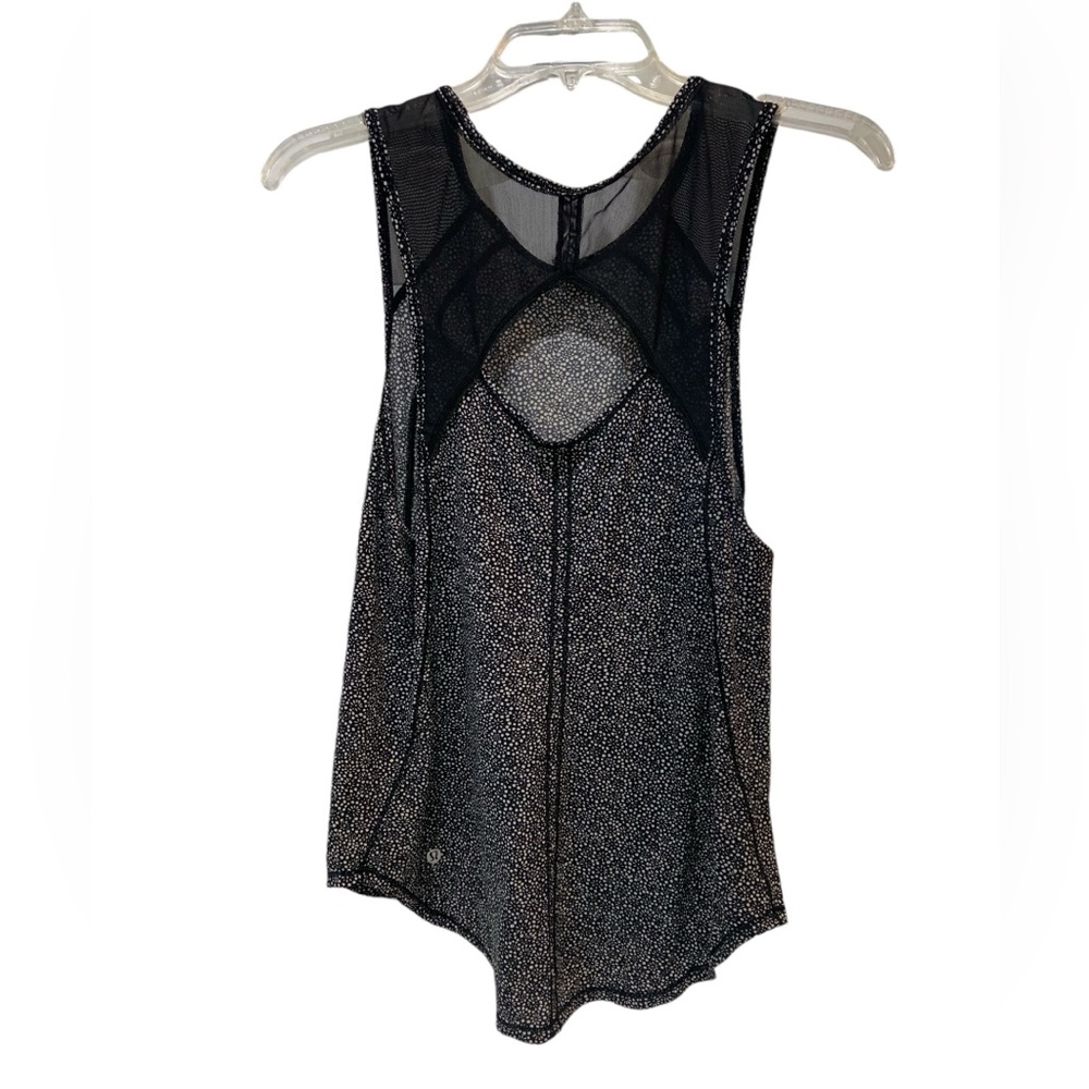 Lululemon black athletic freckle flower sculpt tank top size 6 shirt